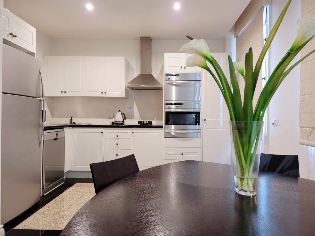 MacArthur Chambers Apartments