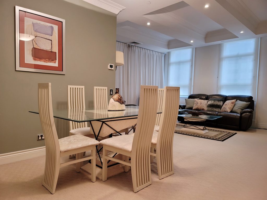 MacArthur Chambers Apartments