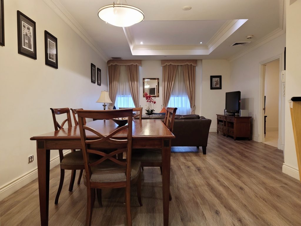 MacArthur Chambers Apartments